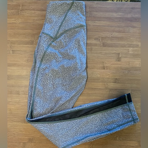 Lululemon Leggings - Train Times - Picture 1 of 4